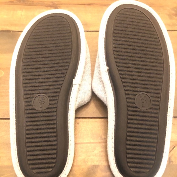 Victoria’s Secret Bedroom Slippers - Picture 7 of 12